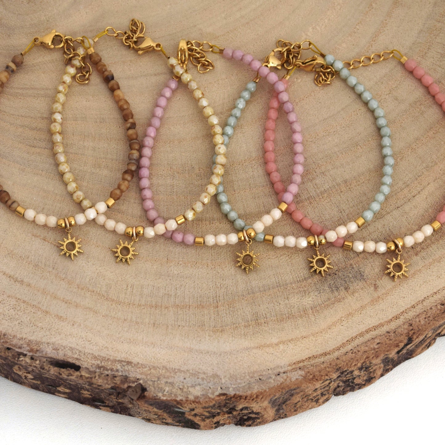 Bracelet coloré et pendentif soleil - perles colorées
