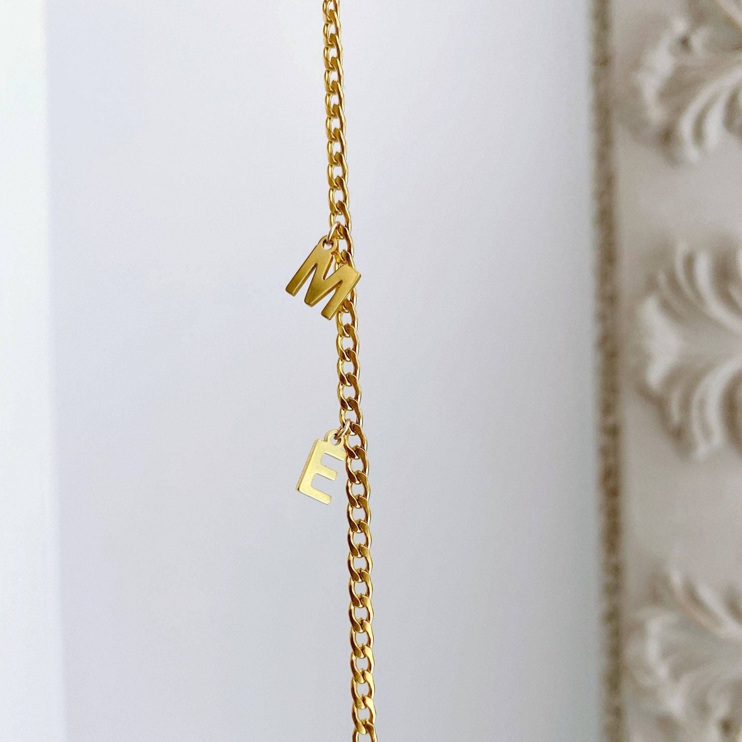 bracelet chaine petit maillon pour femme avec initiale personnalisable