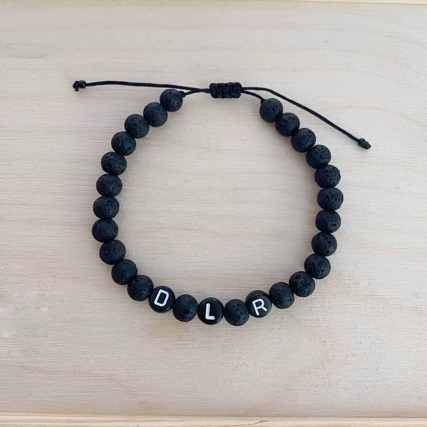 bracelet homme perle de lave personnalisable avec perles lettre