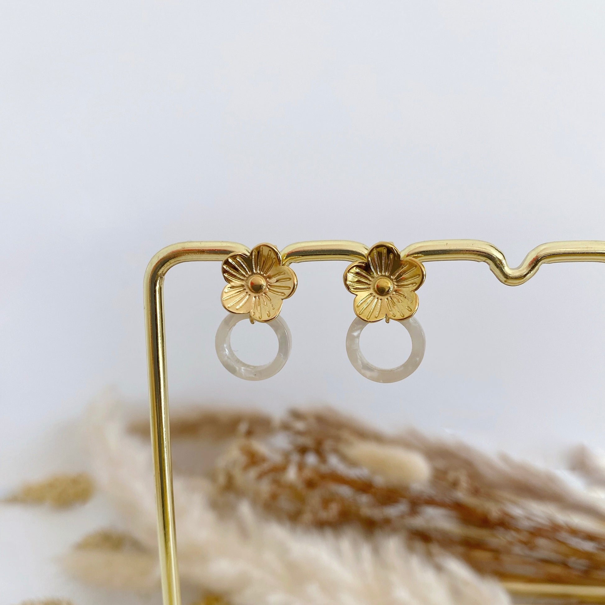 Boucles d'oreilles femme forme de fleur acier inoxydable doré anneau en résine colorée