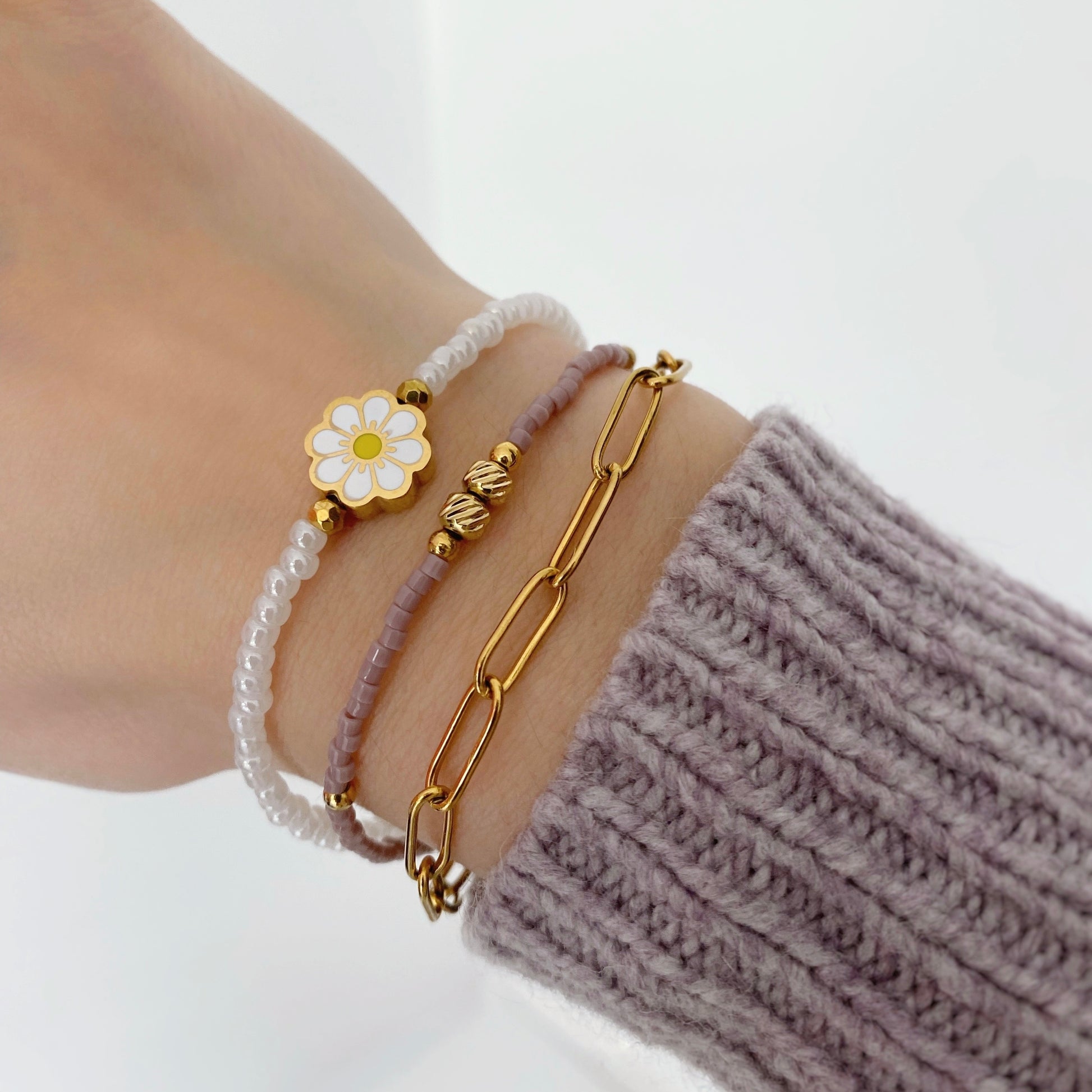 bracelet en perle parme, bracelet en perle turquoise, bracelet en perle blanche, bracelet en perle rose