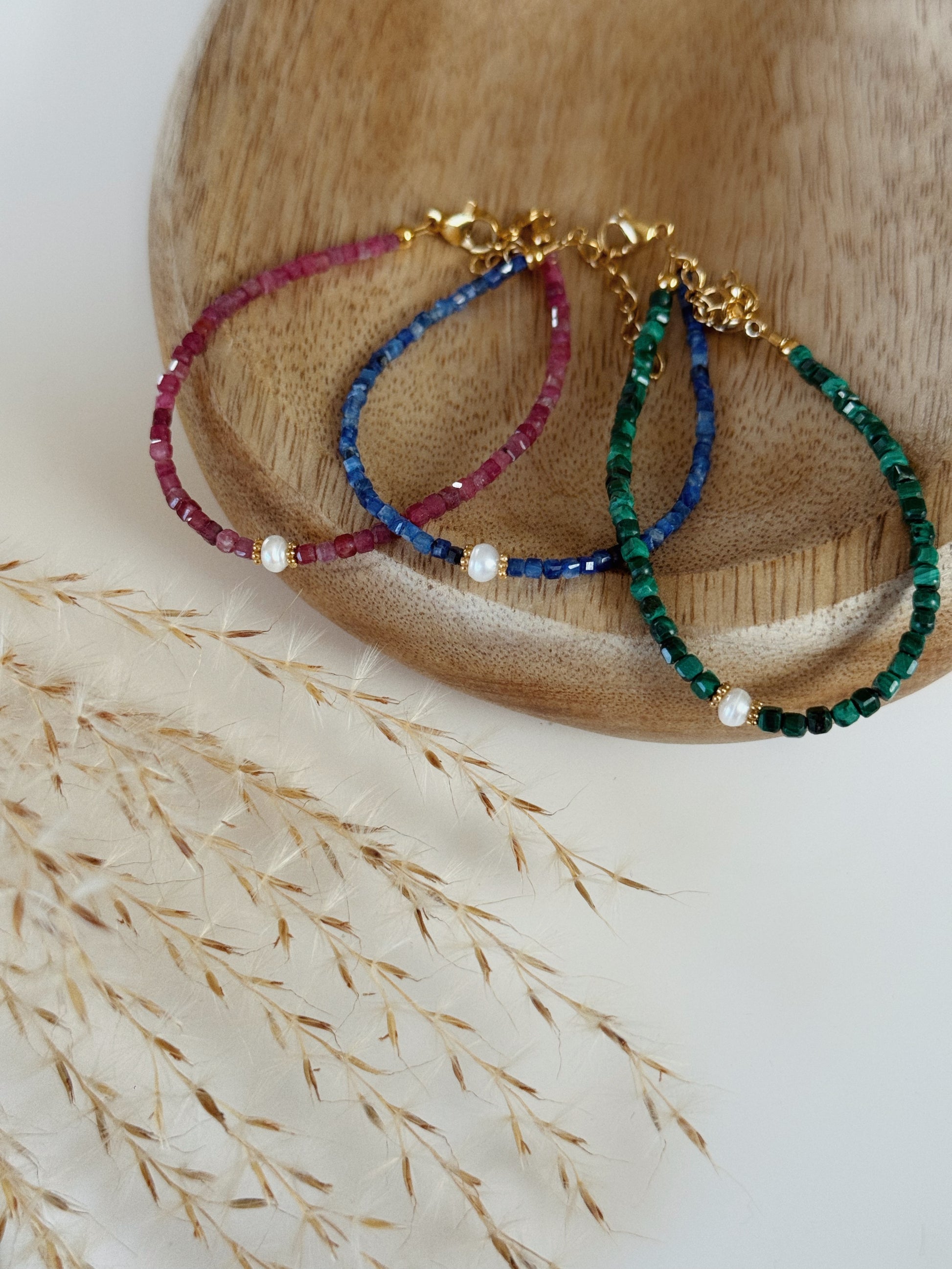 Bracelet pierre naturelle carré malachite tourmaline cornaline, et perle d'eau douce