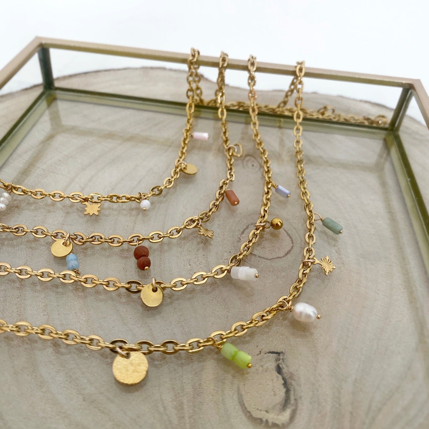 collier breloque colorées, collier à personnaliser avec charms, création France Bretagne