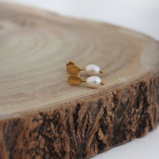 boucles simples en acier inoxydable et perle naturelle