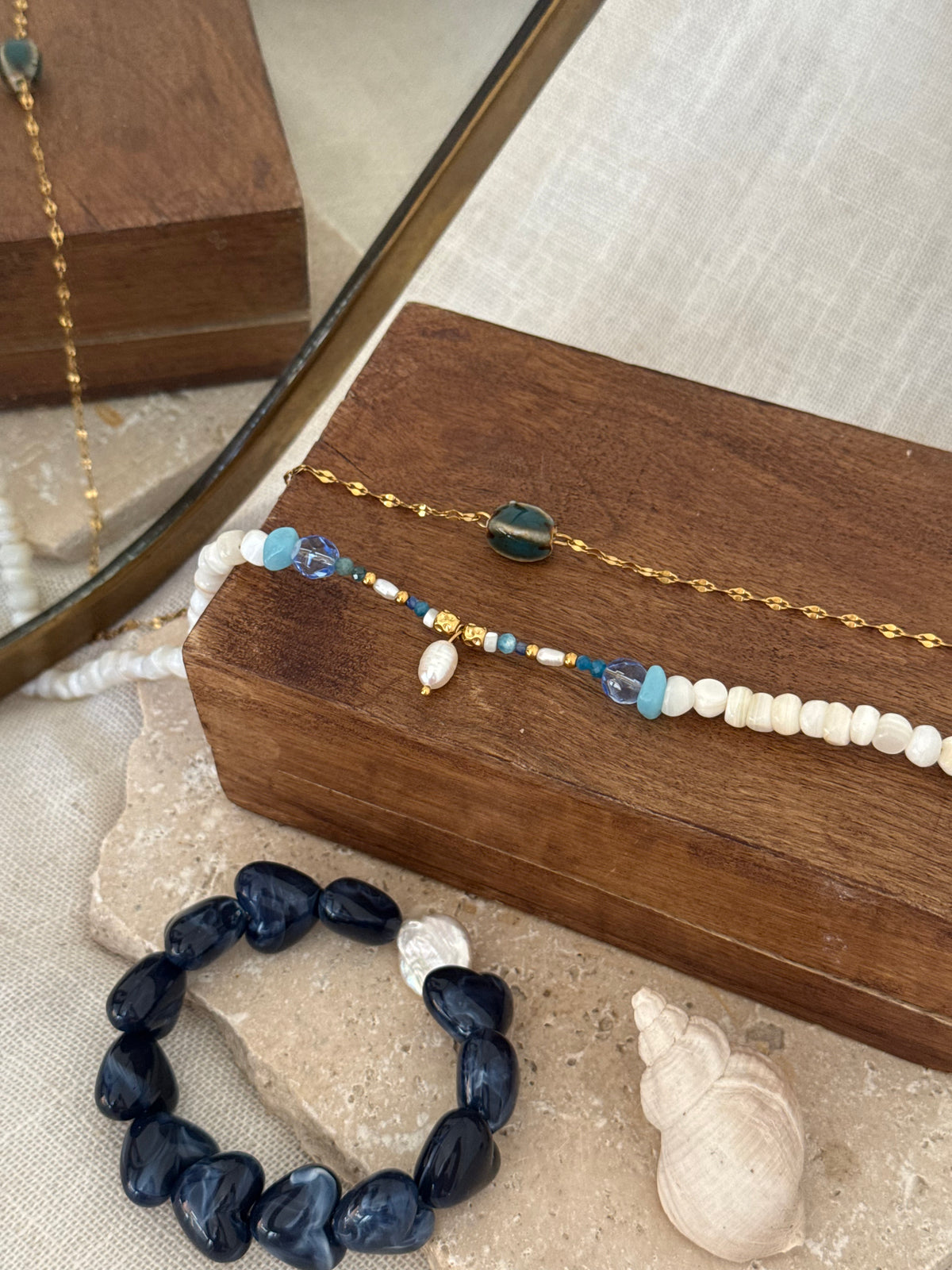 bijoux bleus et dorés, blanc, idéal pour femme délicat. Bijoux sur mesure