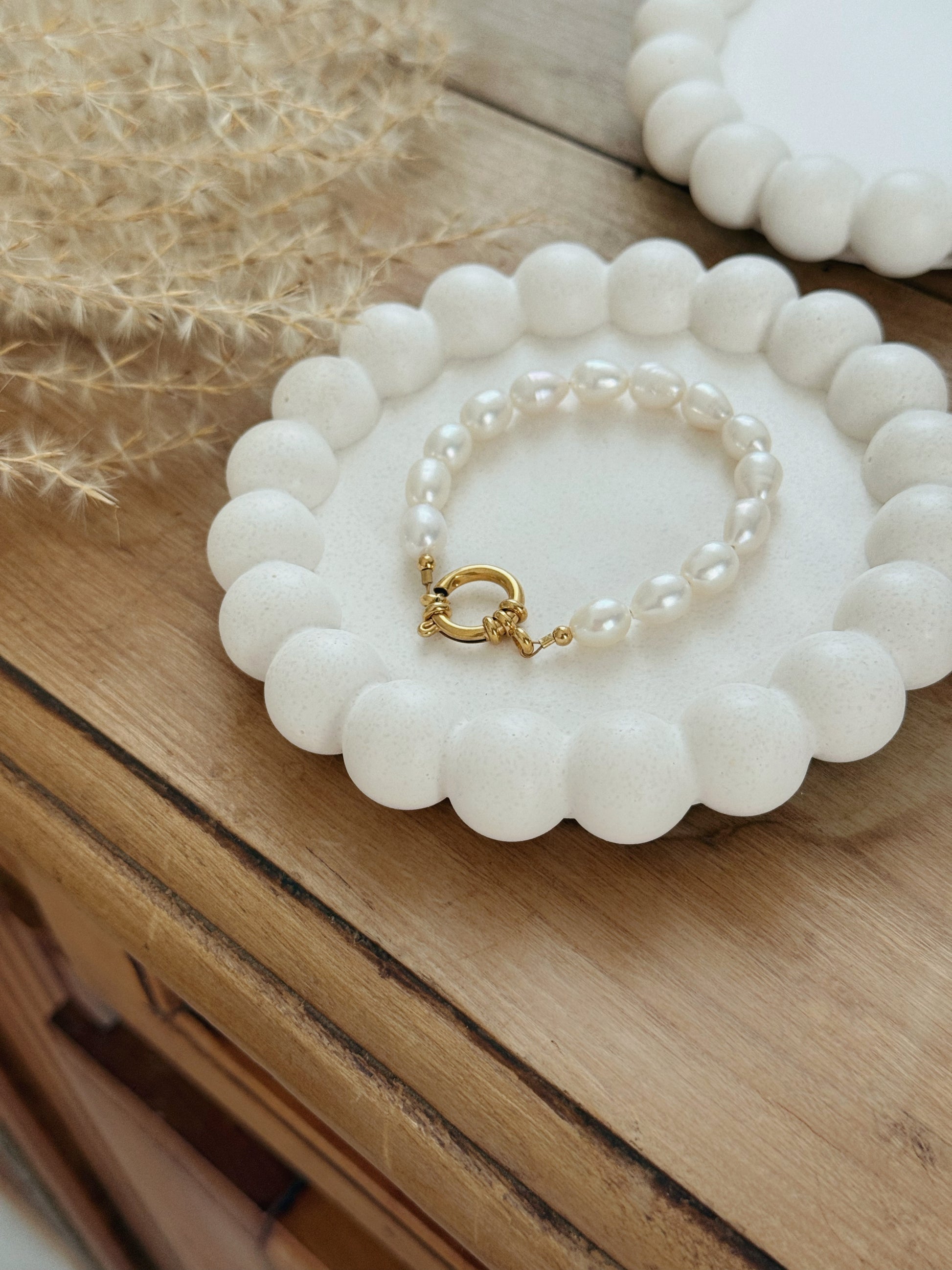 bracelet tendance nouvelle collection blanc doré lumineux solaire 