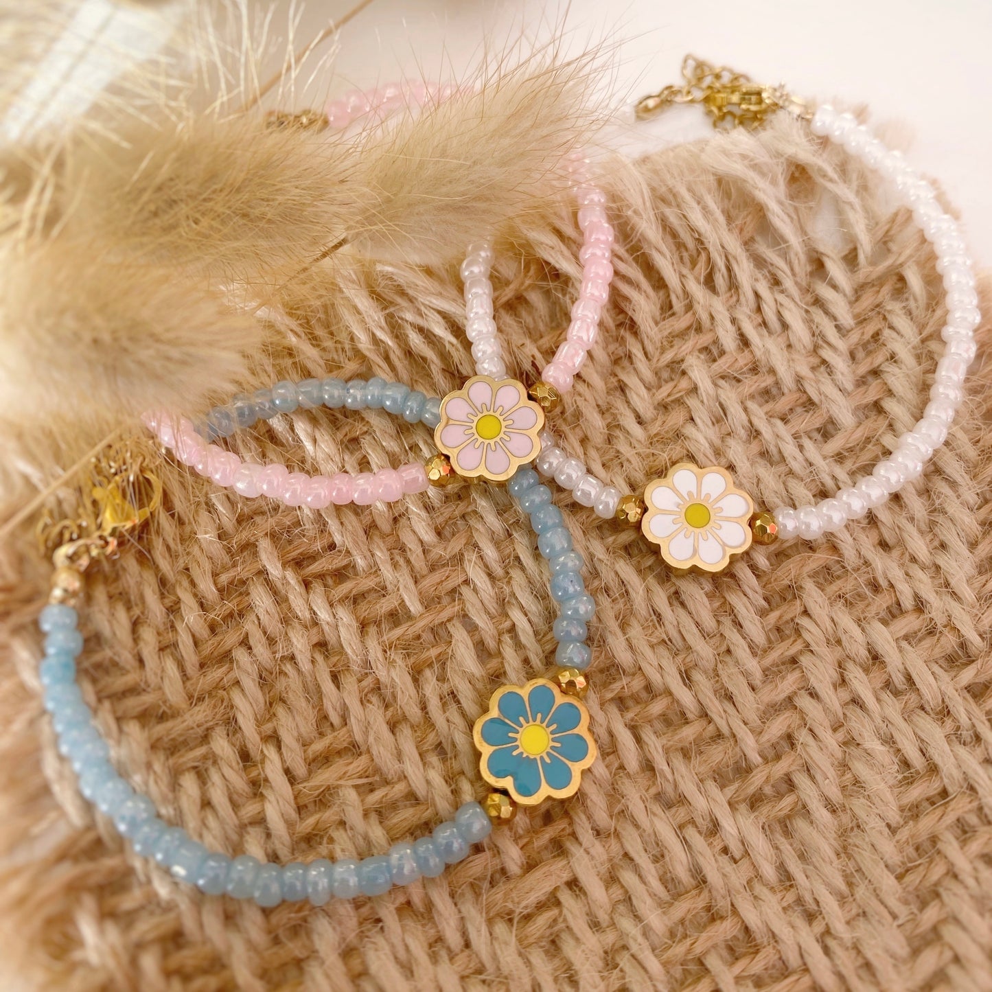 bracelet femme fleur et perles colorées