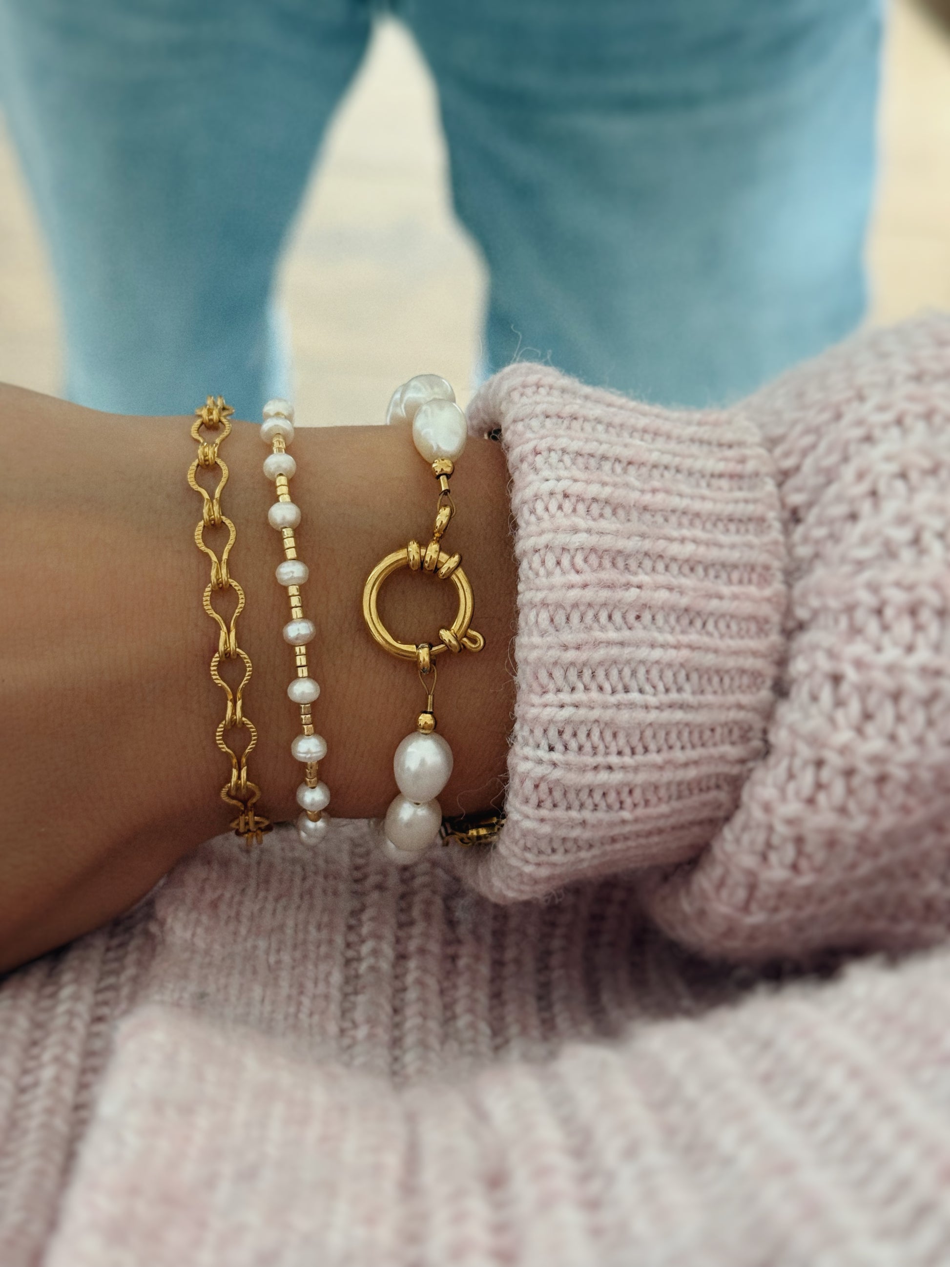 bracelet perle d'eau douce tendance, fermoir doré bouée été élégant