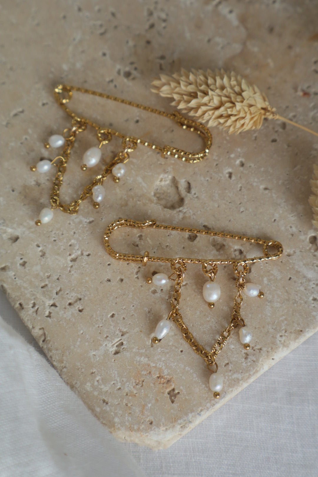 broche dorée et perle blanche fait main unique mariage / habillée