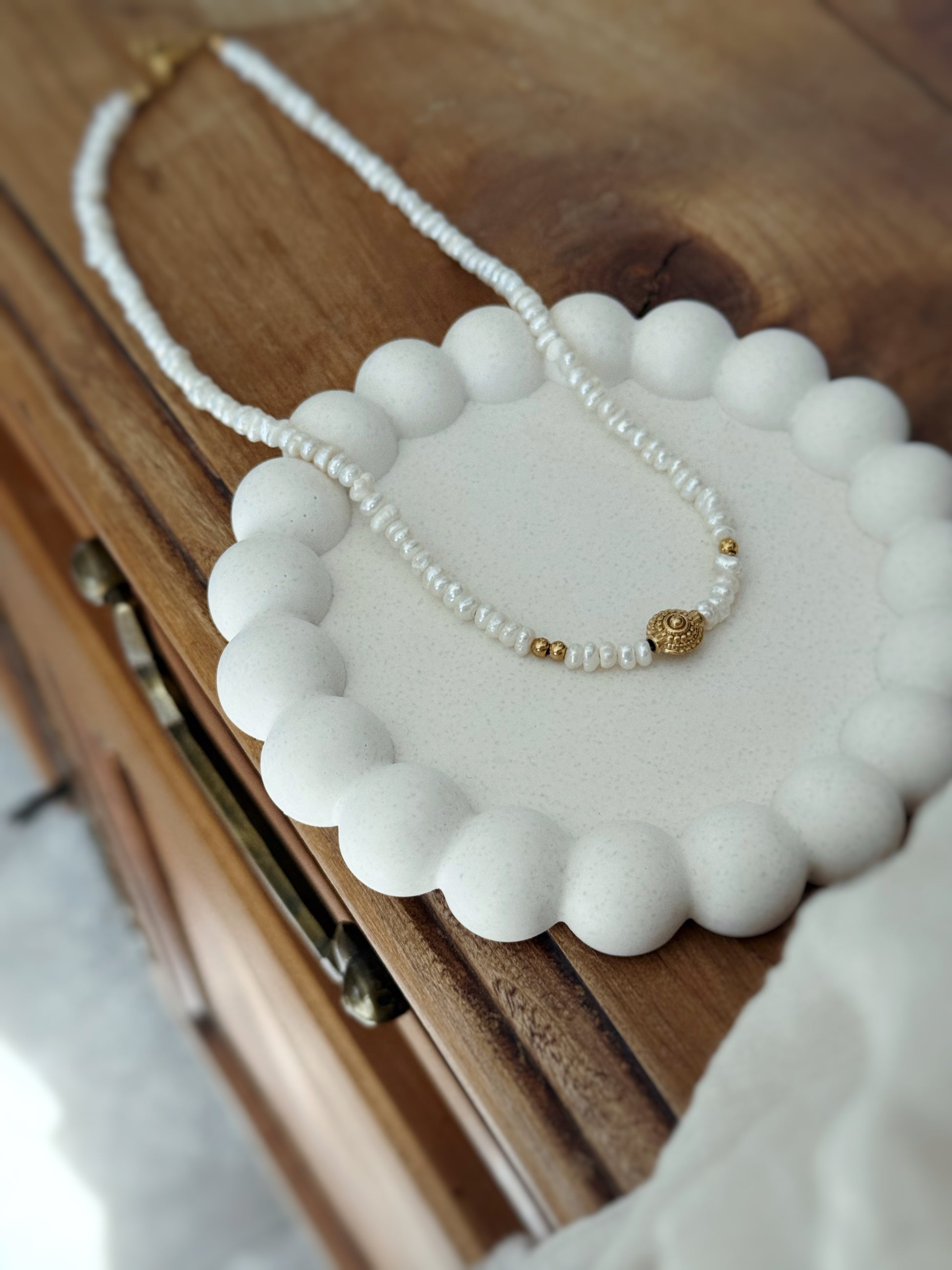 collier perles d'eau douce fin et doré acier inoxydable