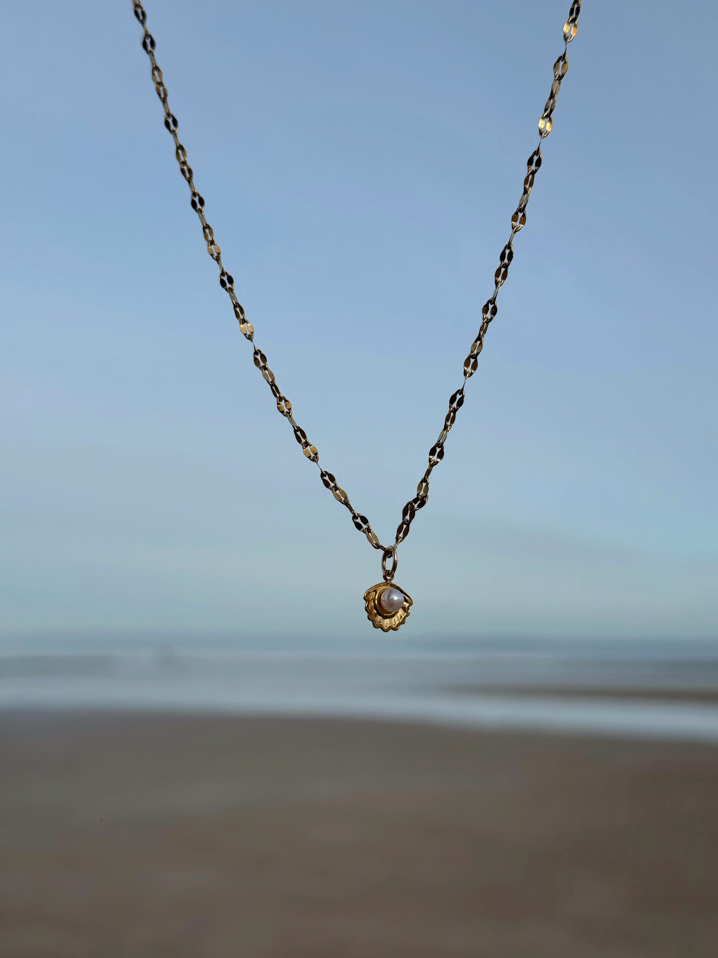 collier coquillage doré shooting mer fait main chaine dorée