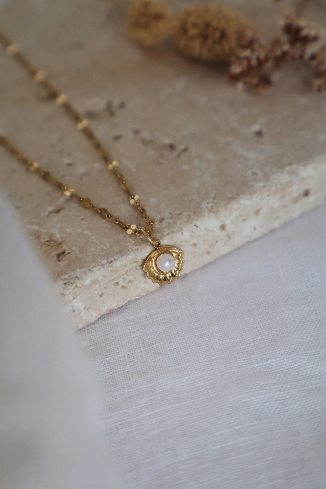 nouveau collier fait main, avec chaine en acier inoxydable et coquillage perle