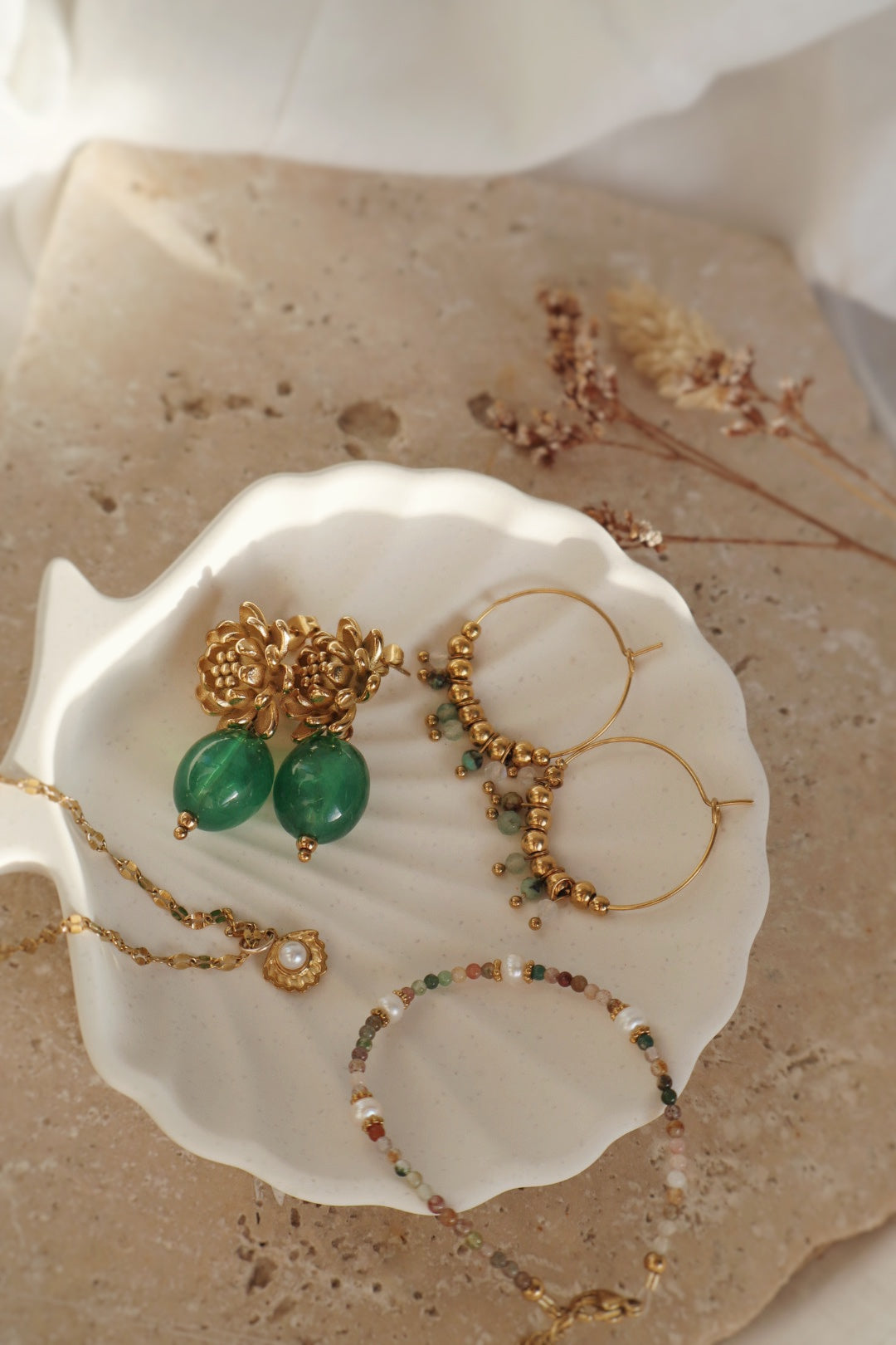 Bijoux tendance vert printemps fait main coloré et coquillage