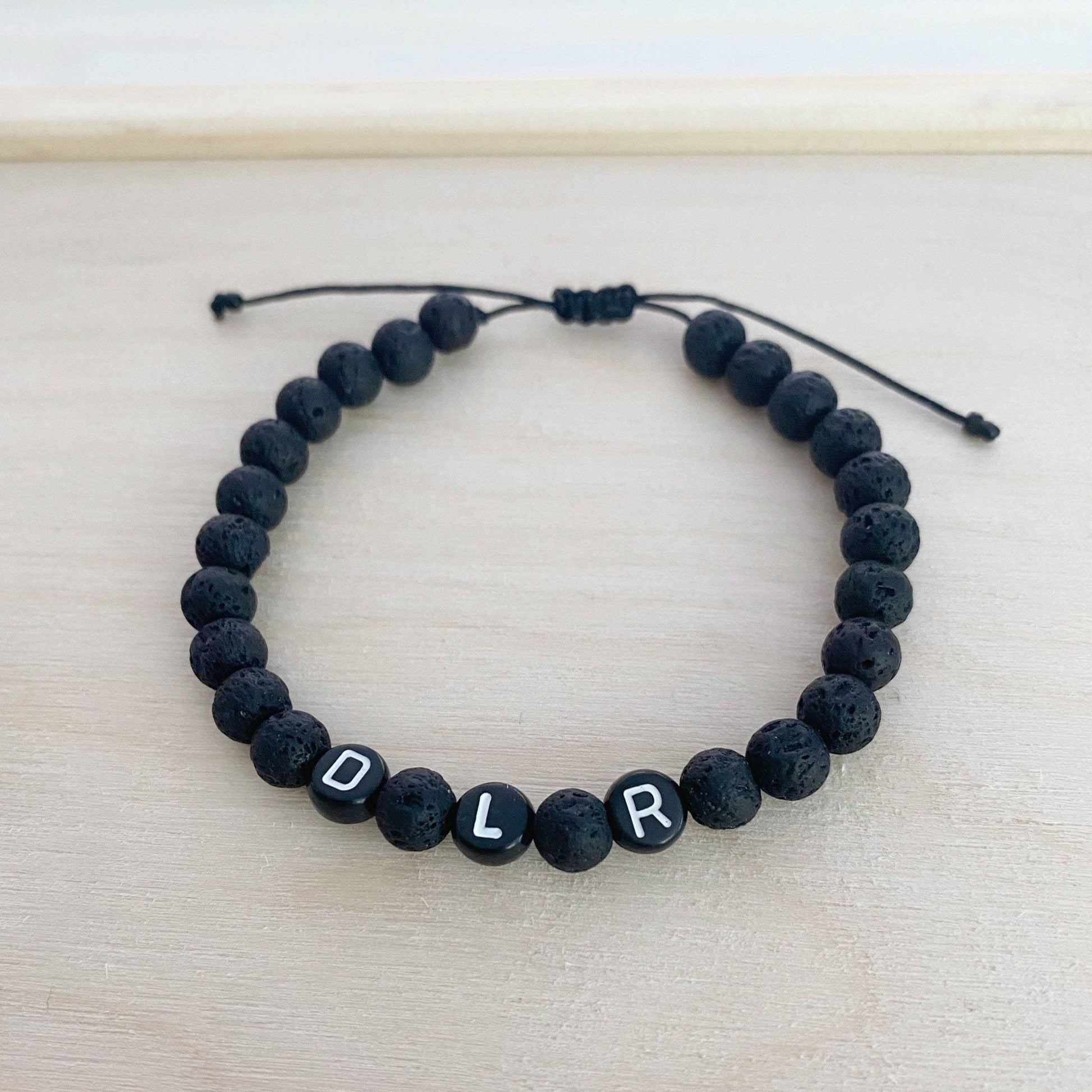 Bracelet en pierre de lave pour homme avec prénom ou lettre personnalisable