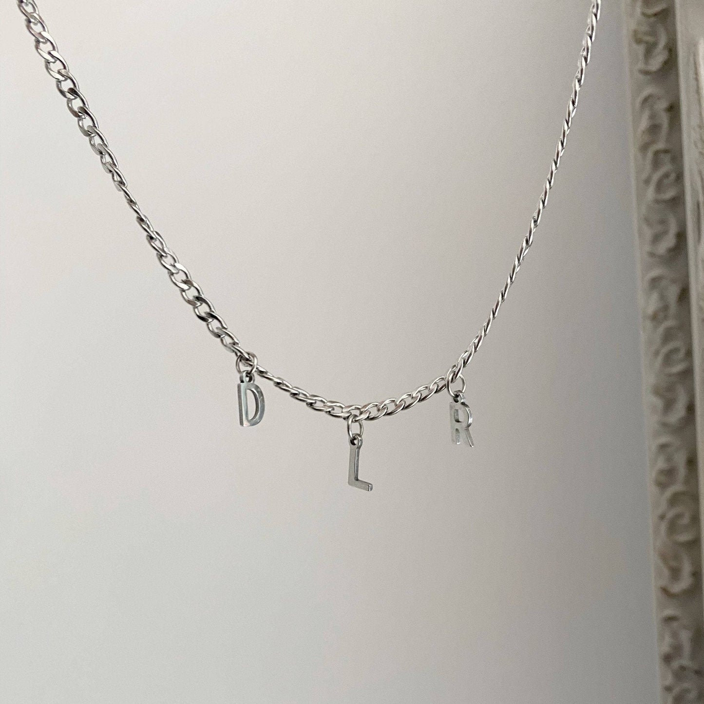 collier chaine argente personnalisable avec lettre initiale