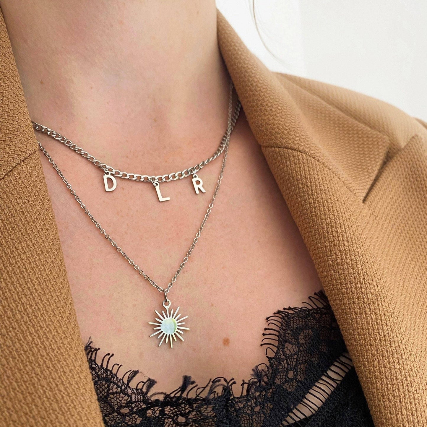 chaine fine pour femme avec lettre initiale personnalisable prénom