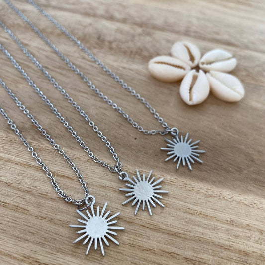 chaine fine pour femme collier avec soleil argent acier